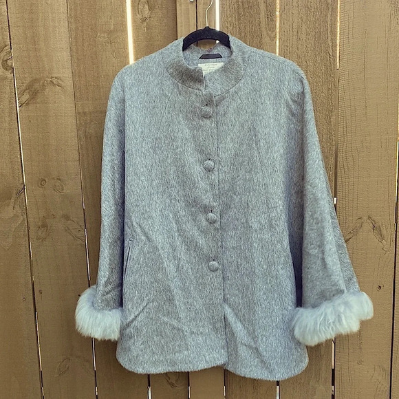 NWOT Baby Alpaca Cape by Schweitzer Linen Made in Peru - Picture 6 of 16